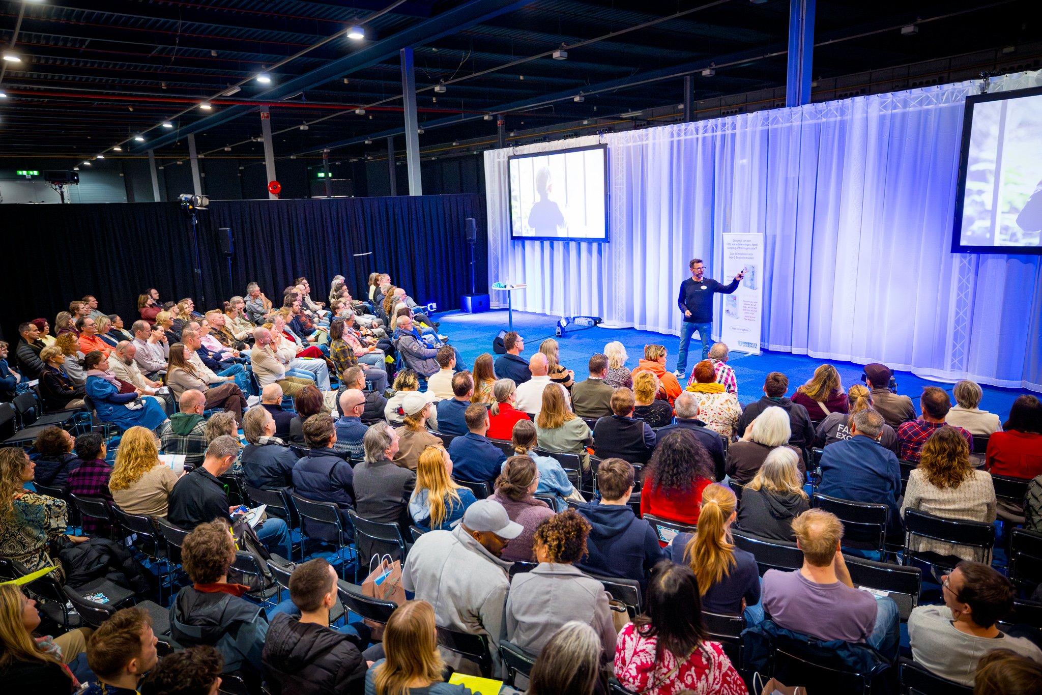 20260321-Emigratiebeurs-by-MichielTon-HR64